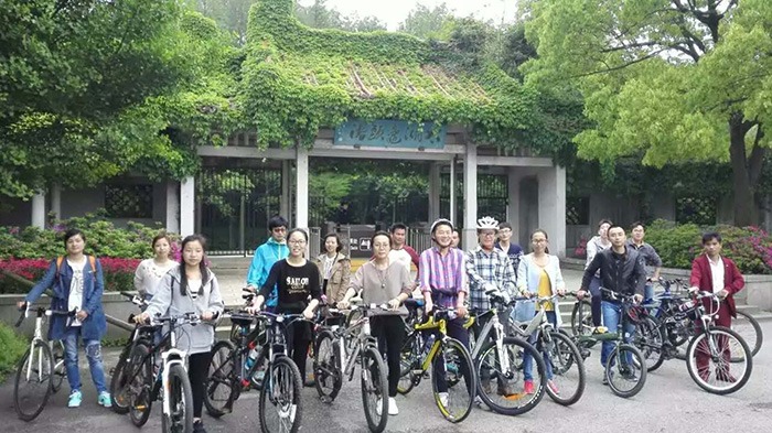 91免费版黄色下载-外出活动