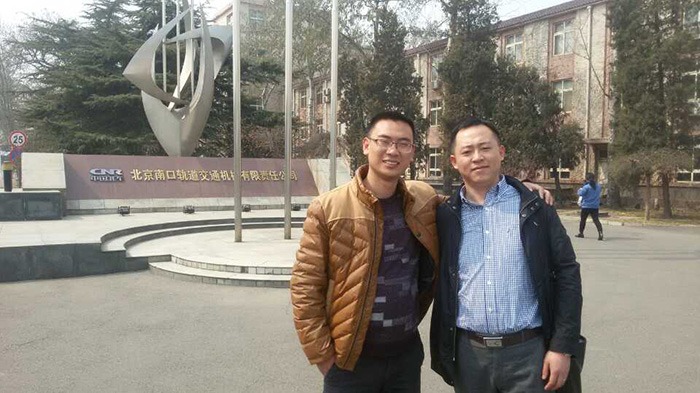 91免费版黄色下载-重要客户合影