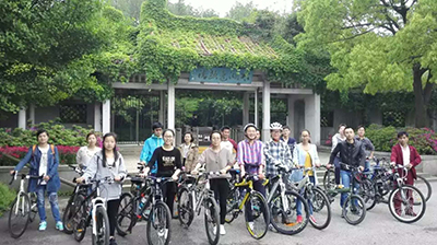 91免费版黄色下载外出活动